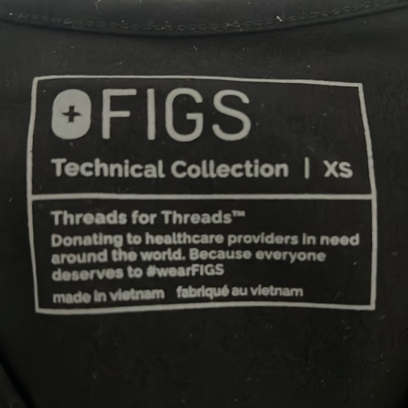 Figs Catarina Top and Zamora Joggers Set. - Picture 2 of 3